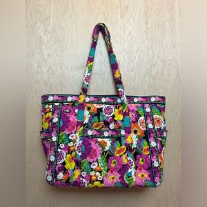 Vera Bradley Get Carried Away Tote in Va Va Bloom